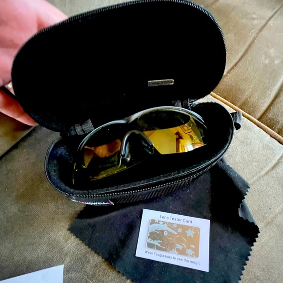 Sunglasse - Picture 3 of 9